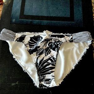 New Bikini bottom. Never worn